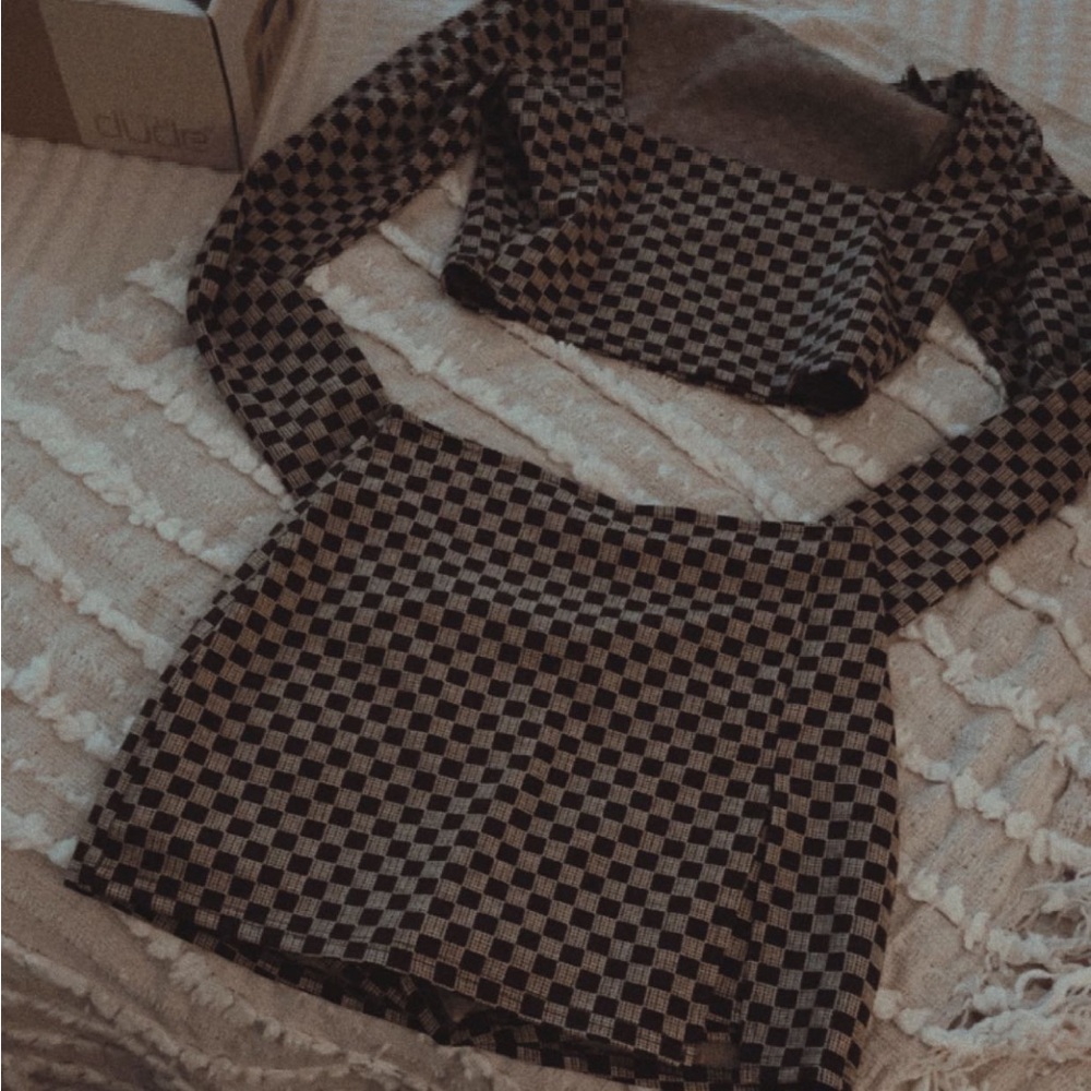 Cute brown fitted two piece set!!!